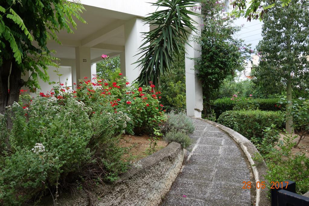 Apartment Studio Near Marousi Station Athena Bagian luar foto