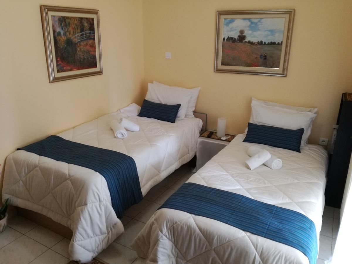 Apartment Studio Near Marousi Station Athena Bagian luar foto