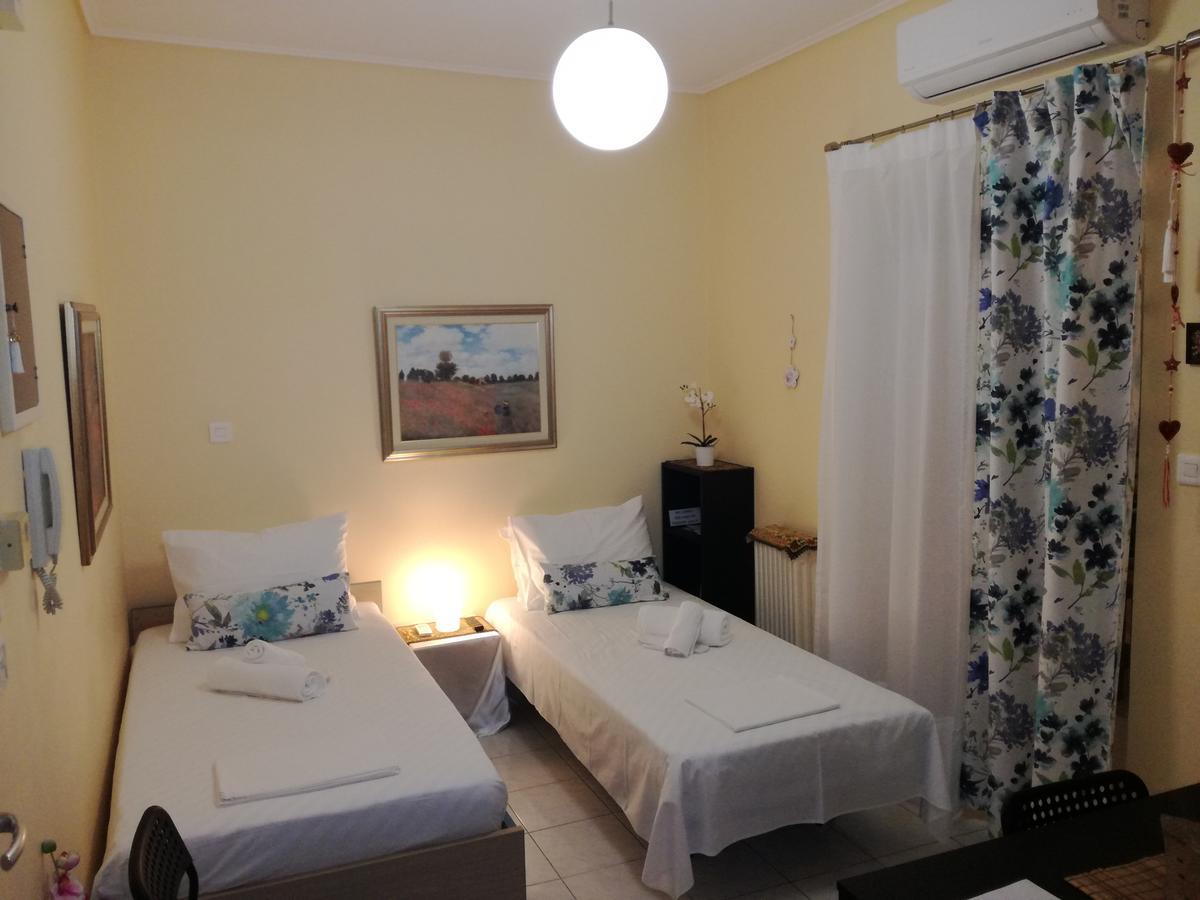 Apartment Studio Near Marousi Station Athena Bagian luar foto